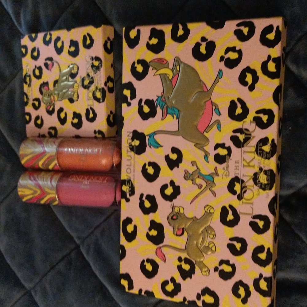Bundle of the lion king makeup